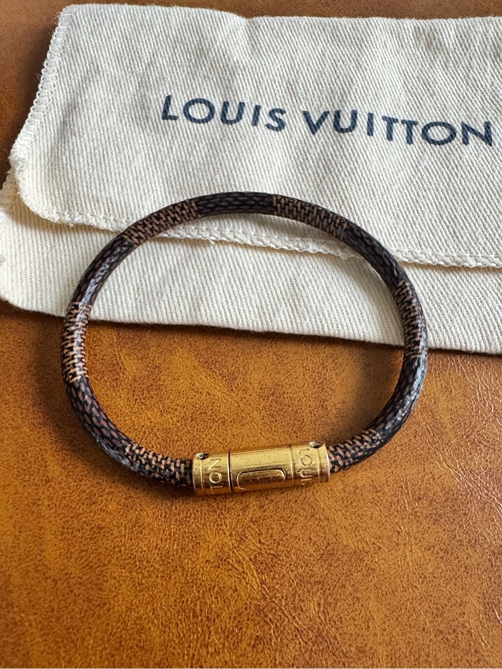 Authentic Louis Vuitton "Keep It" Bracelet Damier Ebene Size 17 M6139F - Picture 2 of 4